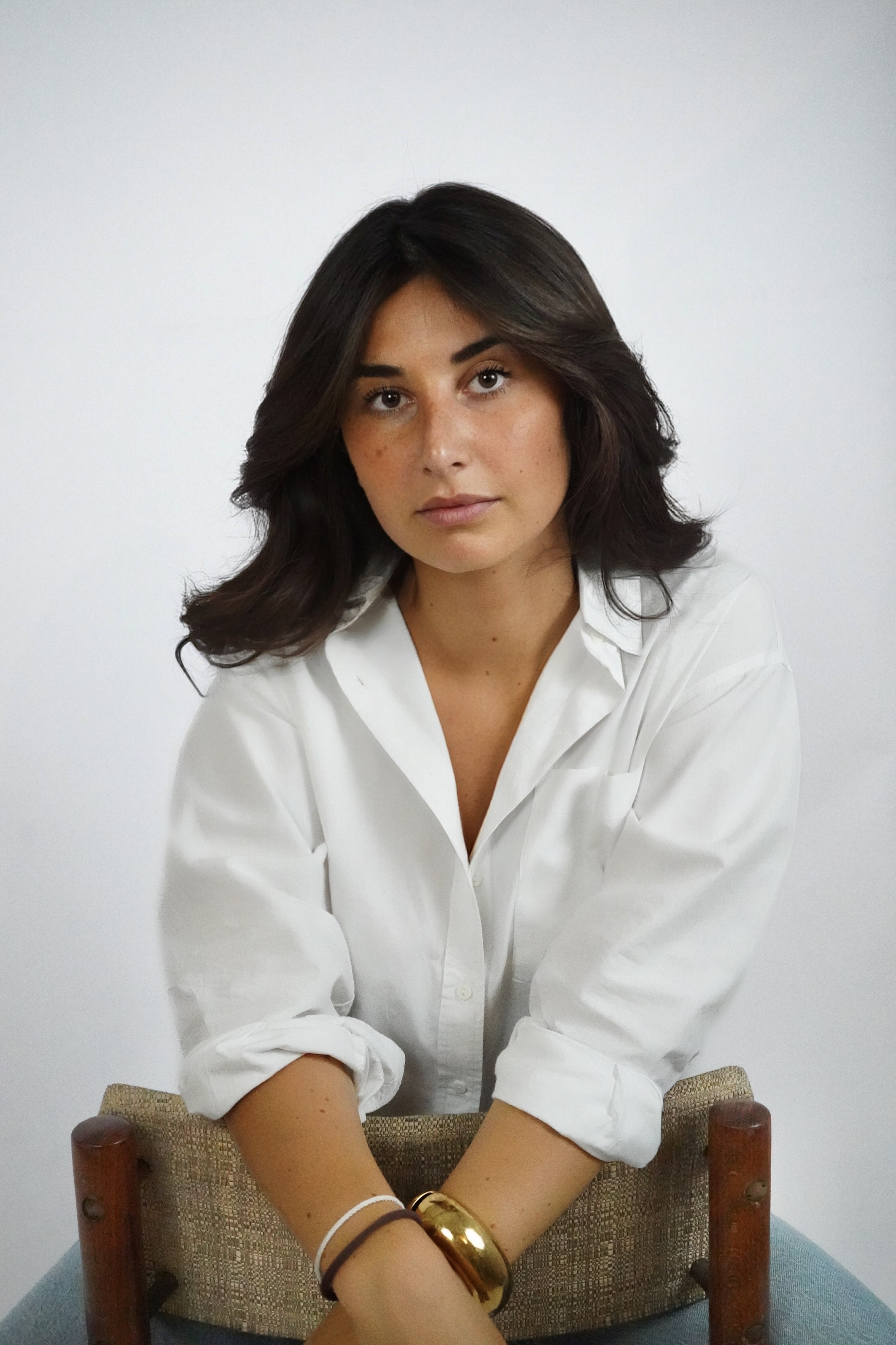 Conseillère en image B'yours Agency à son bureau